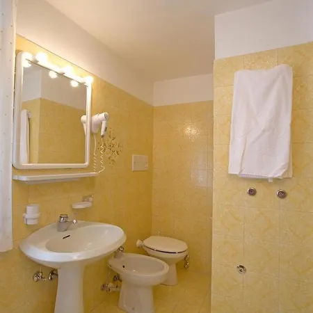 Apart Otel L'arcobi 3*
